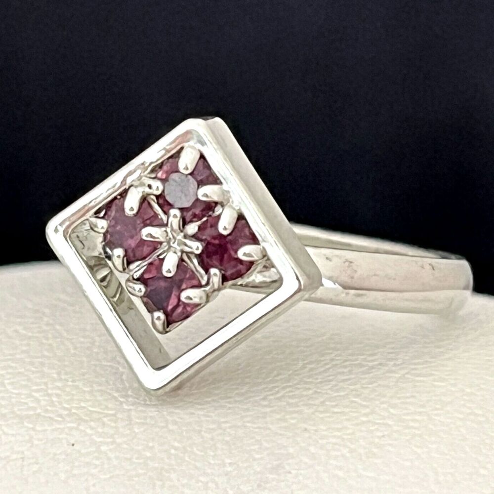 Vintage 1960s Mid Century Modern Cocktail Ring Purple Rhinestone - 4I